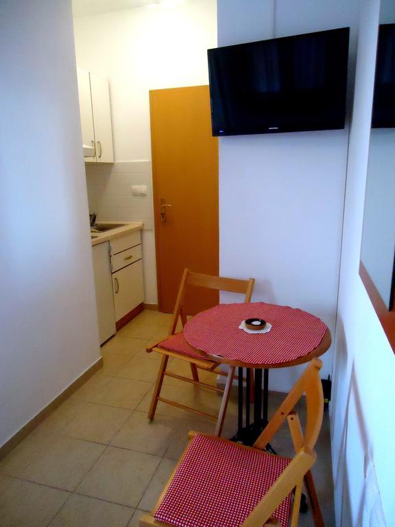 Apartments Mandic Tučepi Cameră foto