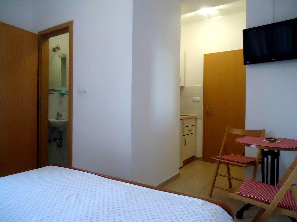 Apartments Mandic Tučepi Cameră foto